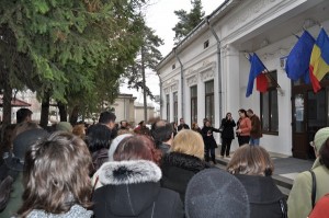 Inspectoratul Scolar - protest al profesorilor