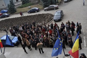 Cadrele didactice continua protestele