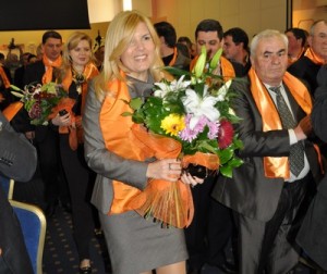 Elena Udrea a primit flori la Botoşani