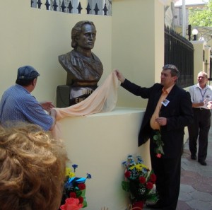 bust eminescu la Odesa