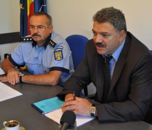 Mihai Bunduc, inspector sef adjunct IJP, si Lucian Florin Guran