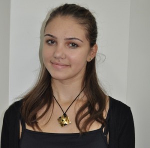 Elena Aisa Benghiac, 15 ani, clasa a IX-a H