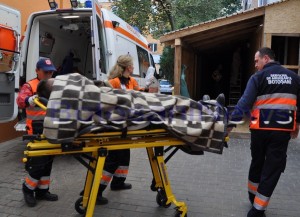agentul impuscat a ajuns la Spitalul Judetean Botoşani