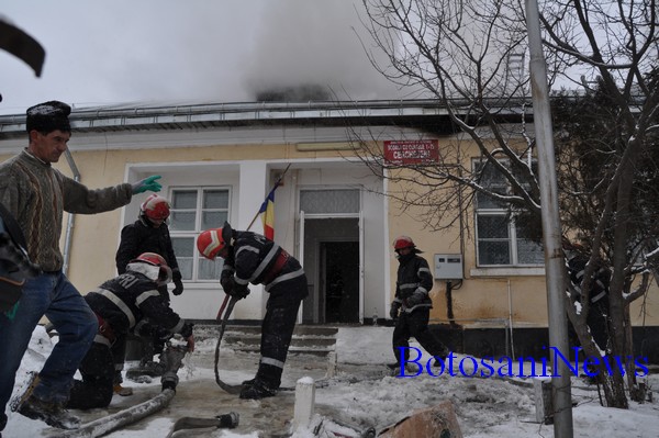 incendiu scoala Cerchejeni - Blandesti