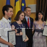 elevi premiati de primarul Ovidiu Portariuc