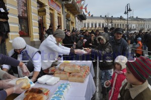 fasole cu carnati oferite de Primaria Botosani