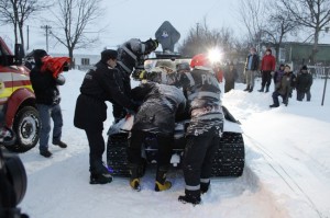 femeia transportata cu ATV pe senile la Botosani