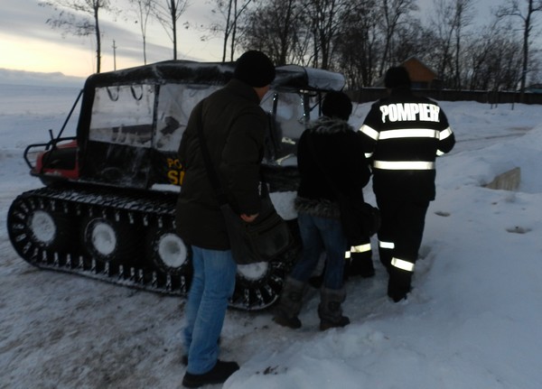 pompieri cu ATV-ul cu senile Botosani