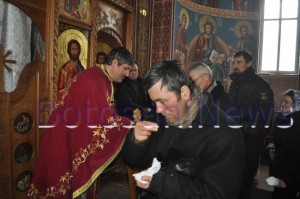 preot Vasile Lazarescu la biserica Baisa- Botosani