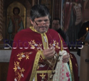 preot Vasile Lazarescu la biserica Baisa- Botosani