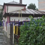 Inundatii- apa intrat intr-o gospodarie de pe Octav Onicescu- Botosani