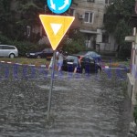 Inundatii pe Imparat Traian, la intersectie cu Octav Onicescu Botosani