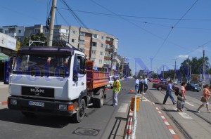 accident in zona lidl botosani, cu o masina de la Urban Serv