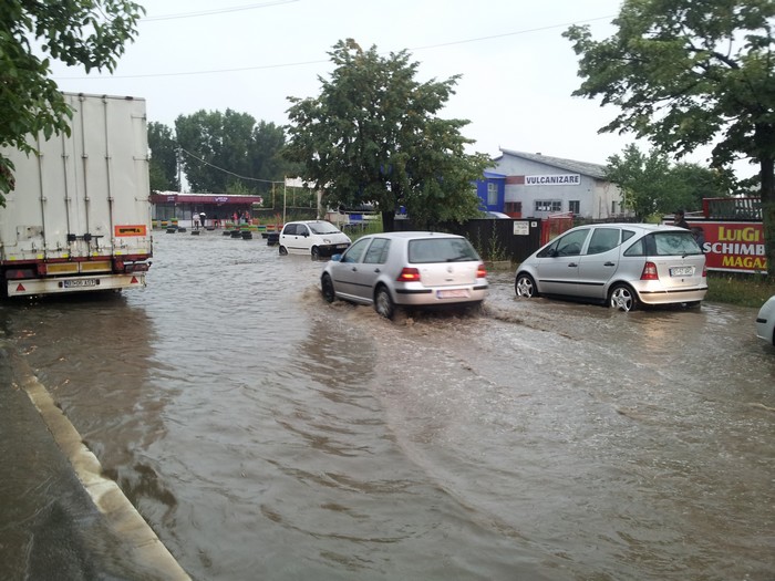 inundatii pe strada Pacea-Botosani