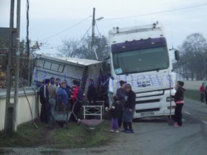 camion rasturnat vladeni