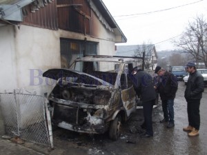 autoutilitara incendiata botosani2