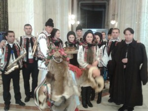 colindatori din Cosula in Parlament1