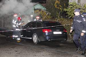 Autoturism Audi al lui Sorin Tapu, incendiat la Flamanzi