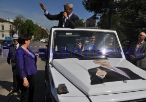 dan diaconescu in papamobil la Botosani