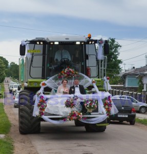 nunta in combina agricola la Flamanzi- Botosani (3)