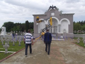 portariuc in cimitir