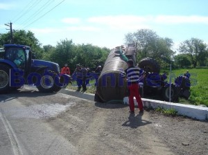 tractor rasturnat la cristinestijpg