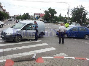 accident petru rareses calea nationala vw skoda1