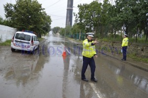 masina politie inundatie pacea botosani2