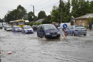 masini calea nationala inundatie botosani3