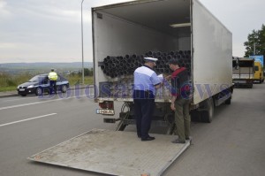 politist rutier camion oprit in trafic1