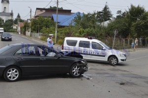 accident mercedes masina politiei km zero botosani