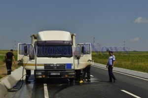 incendiu camion baisa pompieri2