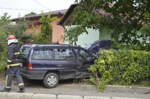 opel in gard accident km zero botosani