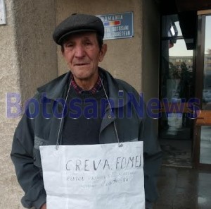 Spiridon Vladeanu in greva foamei in fata Prefecturii Botosani