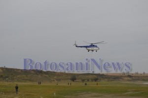 elicopter carand oameni la stanca botosani1