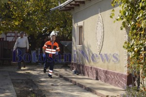 medic ambulanta in curte la flamanzi