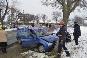 accident vw golf dacia locagn cucorani2