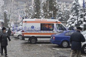 ambulanta in fata la primarie botosani