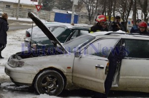 masina incendiu pompieri iarna botosani2