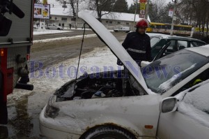 masina incendiu pompieri iarna botosani6