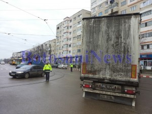 intersectie blocata camion politist calea nationala botosani1