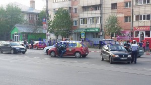 accident cu taxi Calea Nationala - Octav Onicescu- Botosani