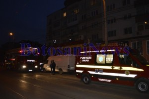 ambulanta smurd noaptea pe strada pompieri botosani