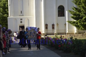 procesiune biserica ploaie botosani