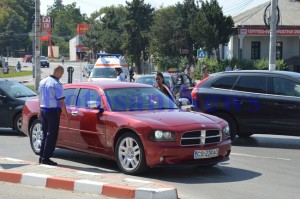 politist masina chrysler bataie in trafic