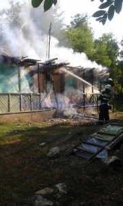 pompier incendiu casa in flacari manoleasa