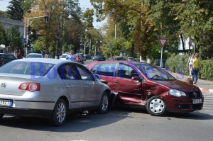 vw passat vw polo accident octav onicescu