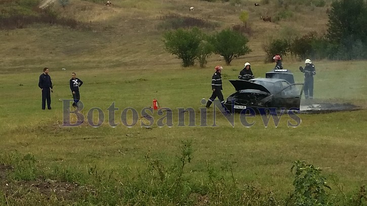 incendiu masina pe camp- Botosani