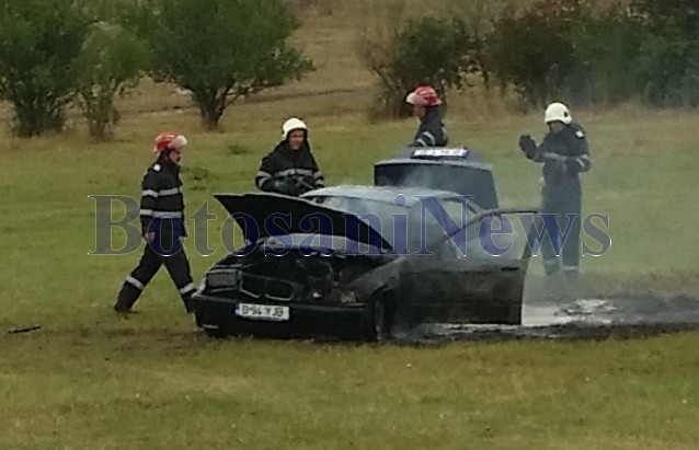 incendiu masina pe camp- Botosani