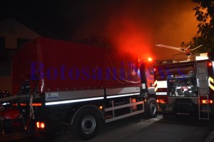 masina pompieri incendiu noaptea casa botosani2